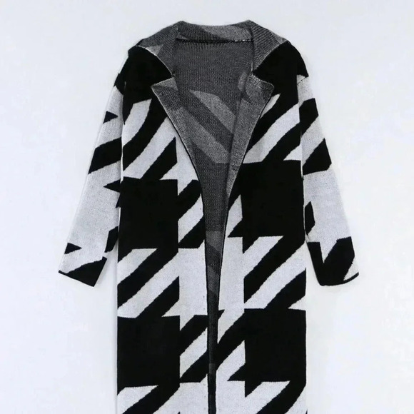 Black Casual Women's Contrast Color Long Sleeve Printed Knit Cardigan - Picture 3 of 5
